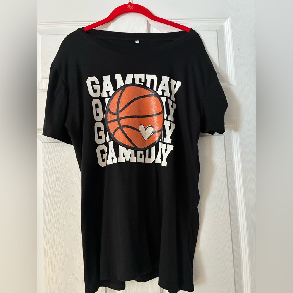 Black Gameday Basketball T-Shirt - Picture 2 of 4